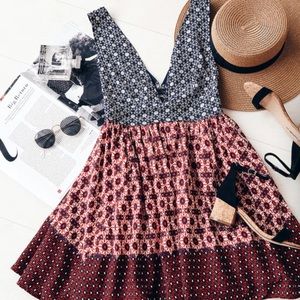 La Vie en Roses Navy Blue & Red Floral Print Dress